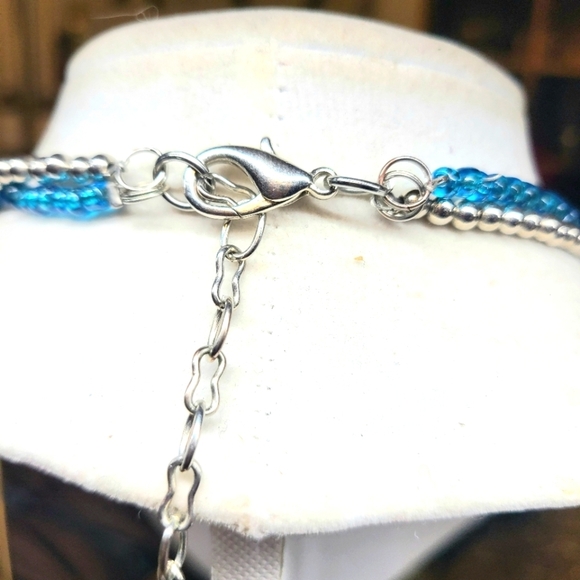 Fun Women's Blue and Green Beaded Necklace - Picture 4 of 4